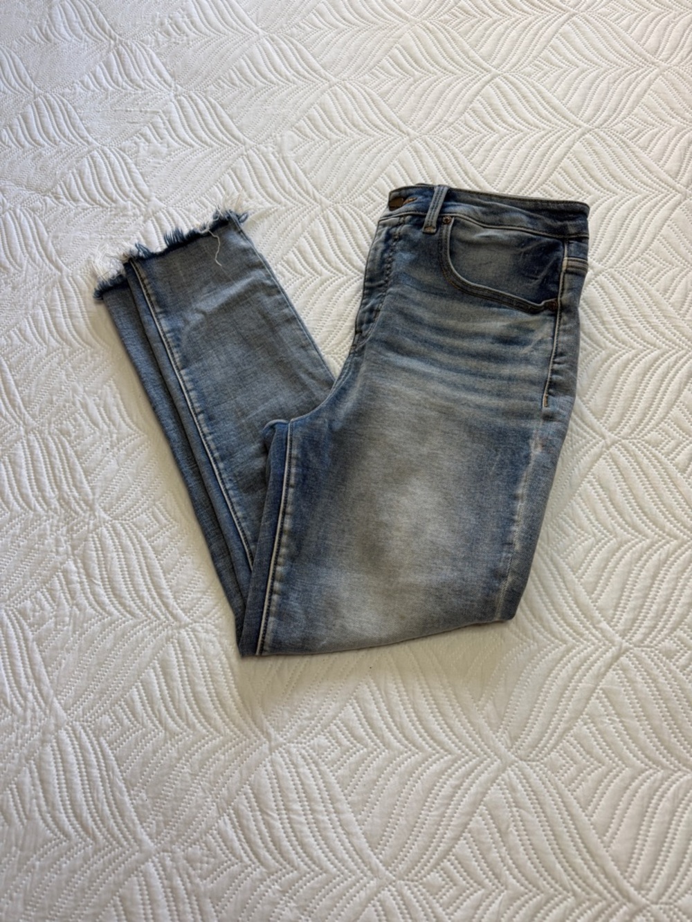 Buckle Black Fit # 35 Women’s Stretch Stonewashed Skinny Jeans. Size 28